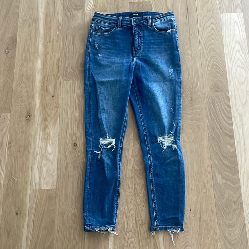 Vervet skinny jeans, stretchy, ripped knees, size 29, gently worn